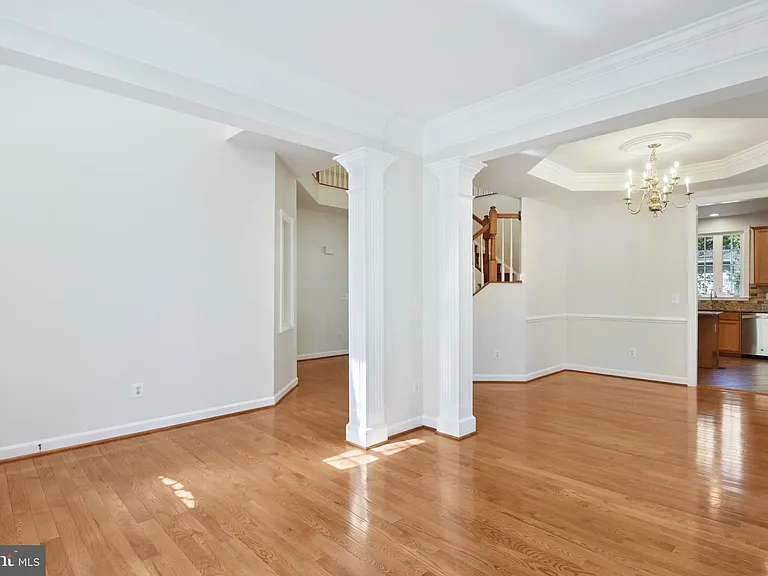 8416 Churchside Dr — Photo 41