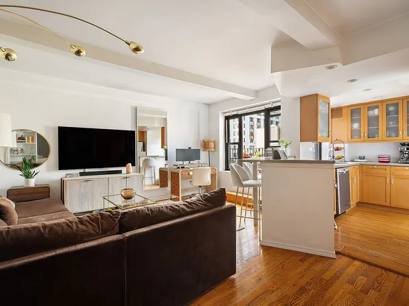 200 E 16th St APT 17E, New York, NY 10003