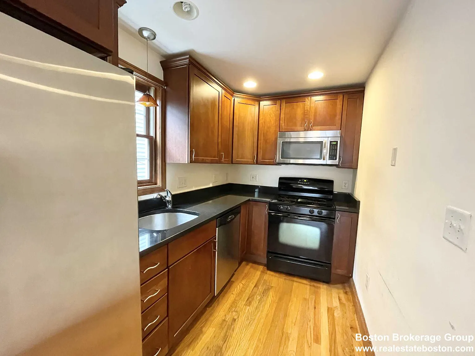 3 bed, 2.5 bath, $4,950 — Photo 1