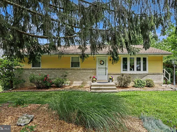 12 Bare Ave, Reading, PA 19607