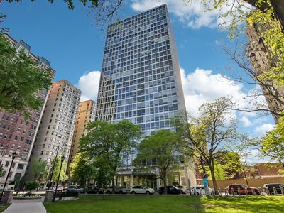 2400 N Lakeview Ave APT 1704, Chicago, IL, 60614