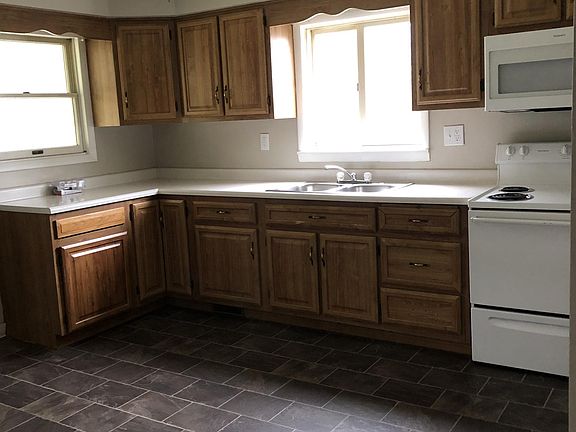 3rd image of 107A Collier St