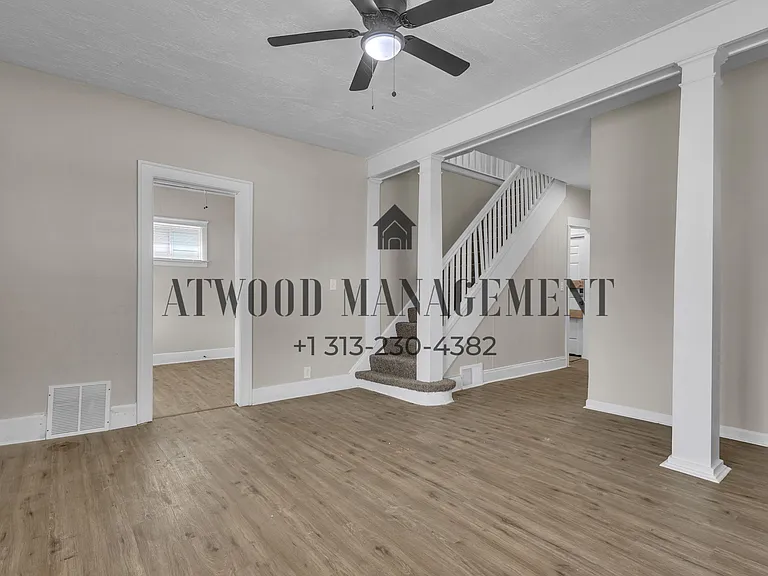 3475 Crane St — Photo 2