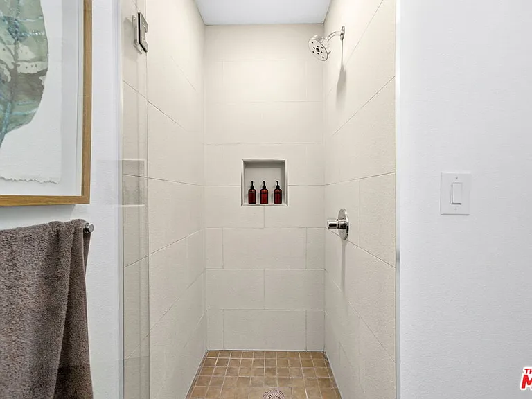 5911 Saturn St — Photo 14
