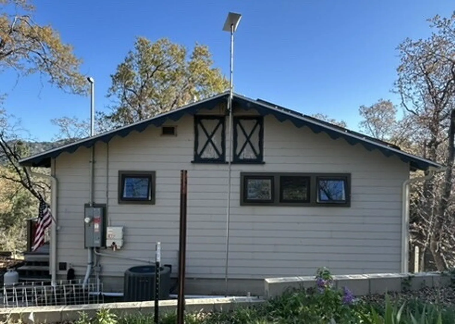 Coming Soon! Julian Renovated 2 bed / 1 bath Cozy Cabin with Great Views! — Photo 4