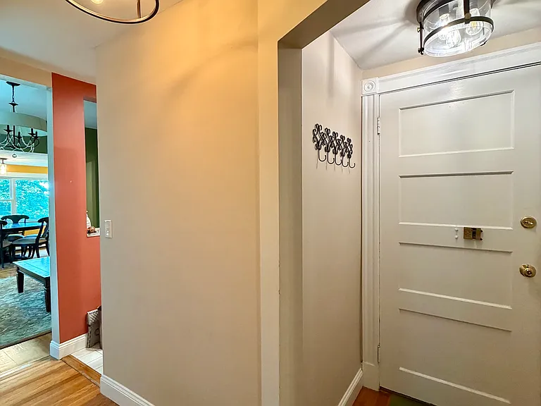 81 Munroe St — Photo 15