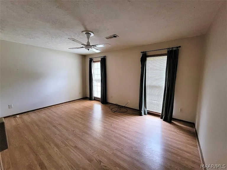 4046 Camellia Dr — Photo 12