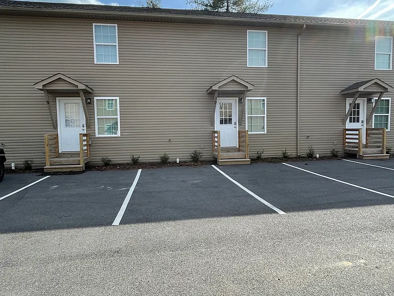 640 Evans Rd — Photo 2