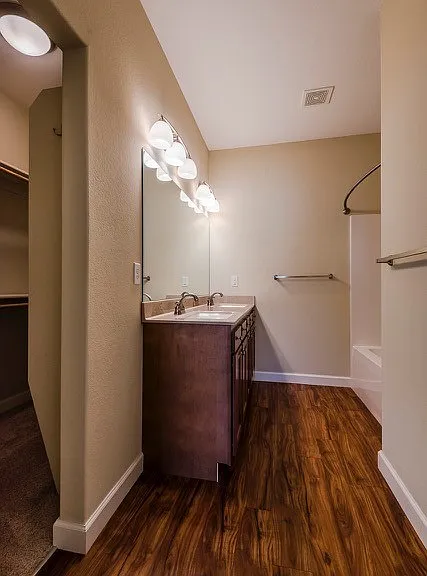 2701 Tobacco Rd #B — Photo 9