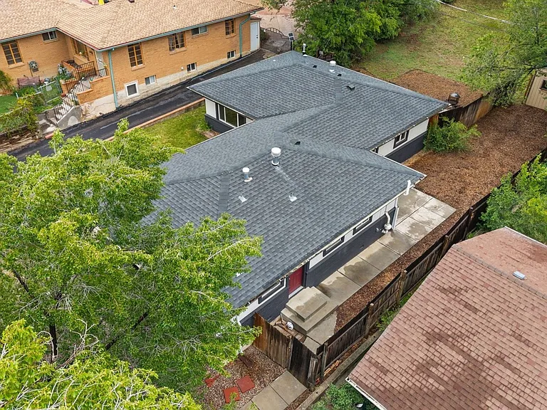 405 Wilhelmia Ave #B — Photo 14