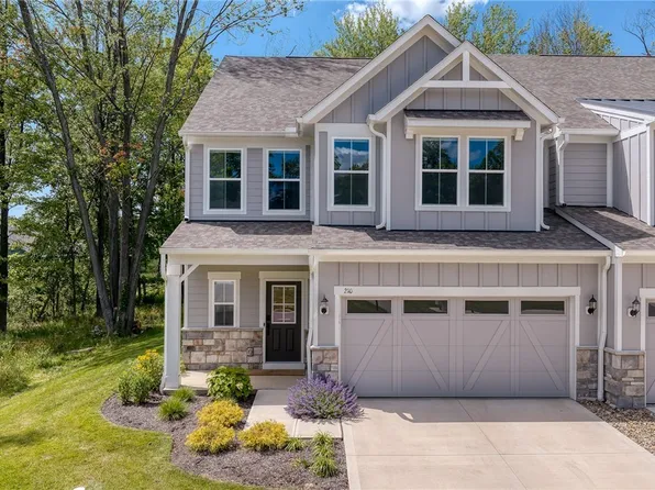 210 Lake Balaton Dr, Chagrin Falls, OH 44022