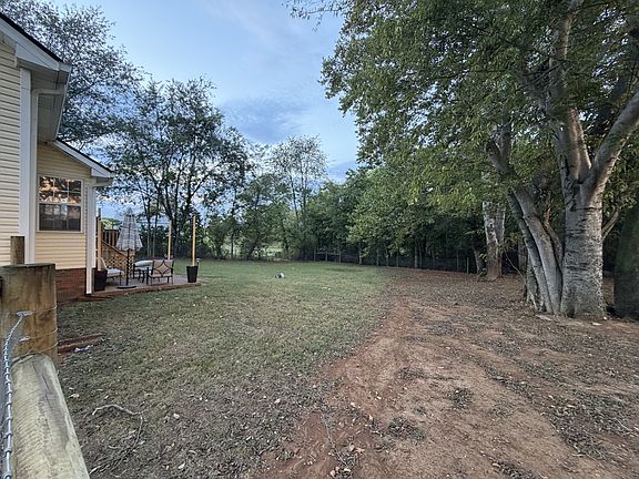 5th image of 230 Woodruff Rd