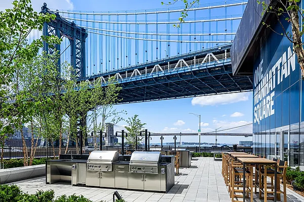 Sold by Extell Marketing Group | media 61