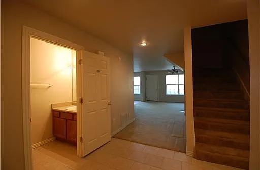 863 W Peachtree Dr — Photo 4