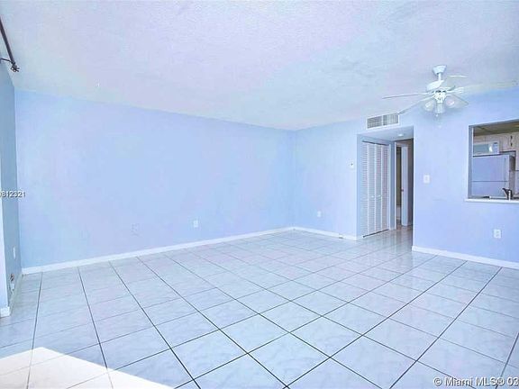 3rd image of 12590 NE 16th Ave APT 201