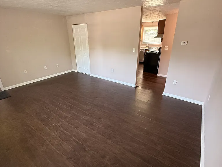 1081 Blue Hills Ave #B — Photo 6