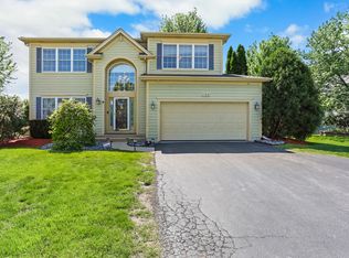 180 Canterbury Rd, Aurora, IL 60506