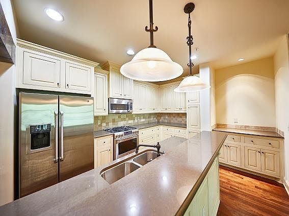 3rd image of 2508 N Henderson Ave #21