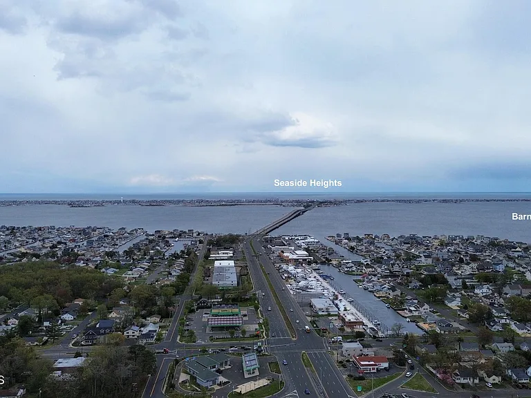 506 Lloyd Rd — Photo 29