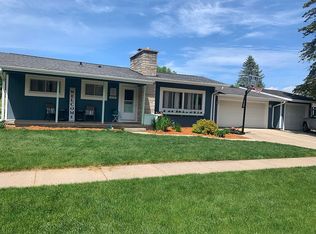 610 S 3rd St, La Crescent, MN 55947
