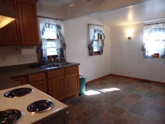 5th image of 5213 Maplehill Dr