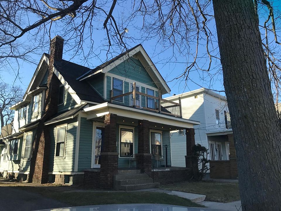 1st image of 103 Dwight Ave SE