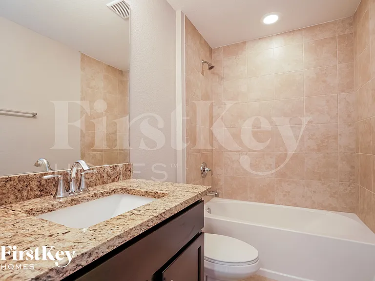 1114 SW 40th Ter — Photo 14