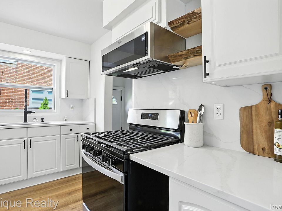 1808 W Twelve Mile Rd, photo 13