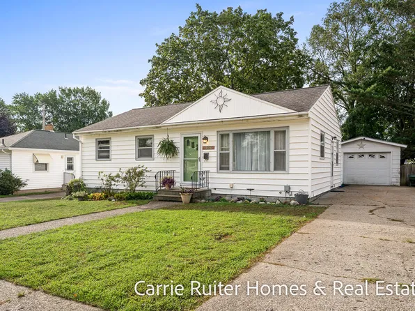 306 Orchard Ave, Grand Haven, MI 49417