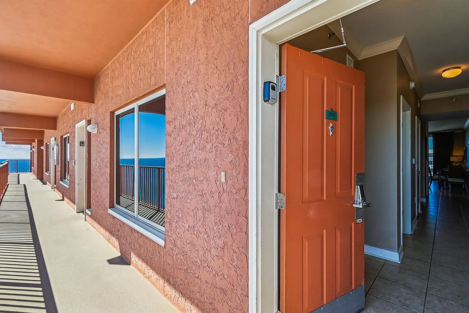 1 bed, 2.0 bath, 936 sqft, $3,496 — Photo 3