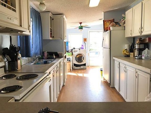 3rd image of 7709 Gentian St
