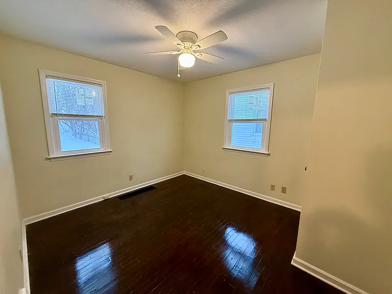 575 Noble Ave — Photo 5