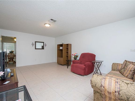 3rd image of 520 Owl Cir