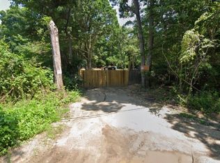 645 Granny Rd, Medford, NY 11763