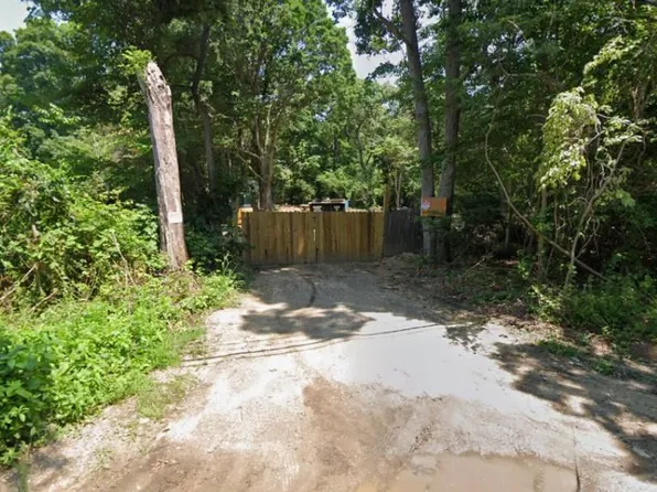 645 Granny Road, Brookhaven, NY 11763