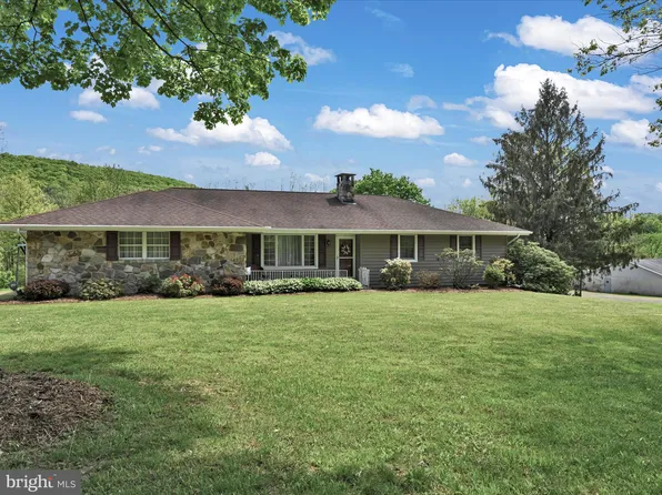 40 E Adamsdale Rd, Schuylkill Haven, PA 17972