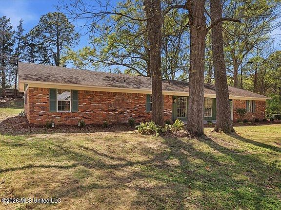 3rd image of 807 Normandy Dr