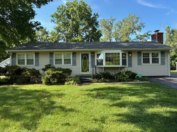 5940 Cernech Rd, Kansas City, KS 66104