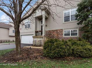 763 Cherry Creek Dr, Grayslake, IL 60030