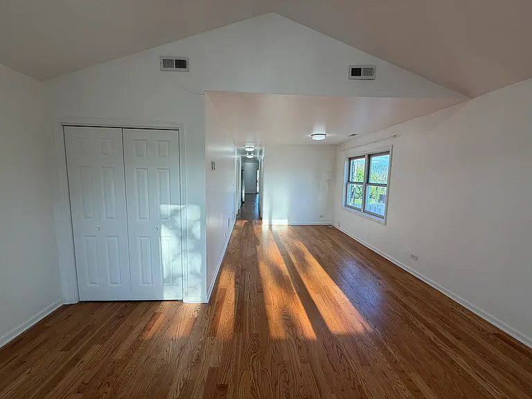 2833 N Auxplaines Ave #3 — Photo 3