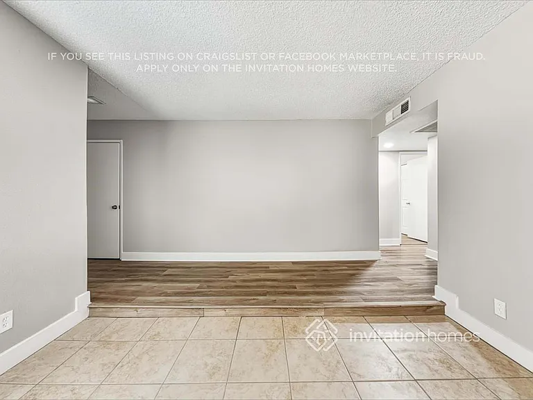 11219 N 41st Ave — Photo 6