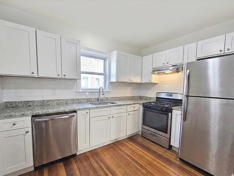 91 Frederick Ave #2 — Photo 2