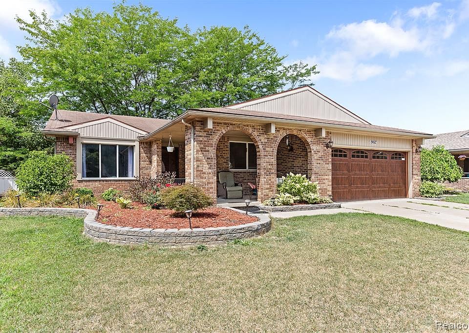 19612 Cascade Dr, Brownstown, MI 48193 Zillow