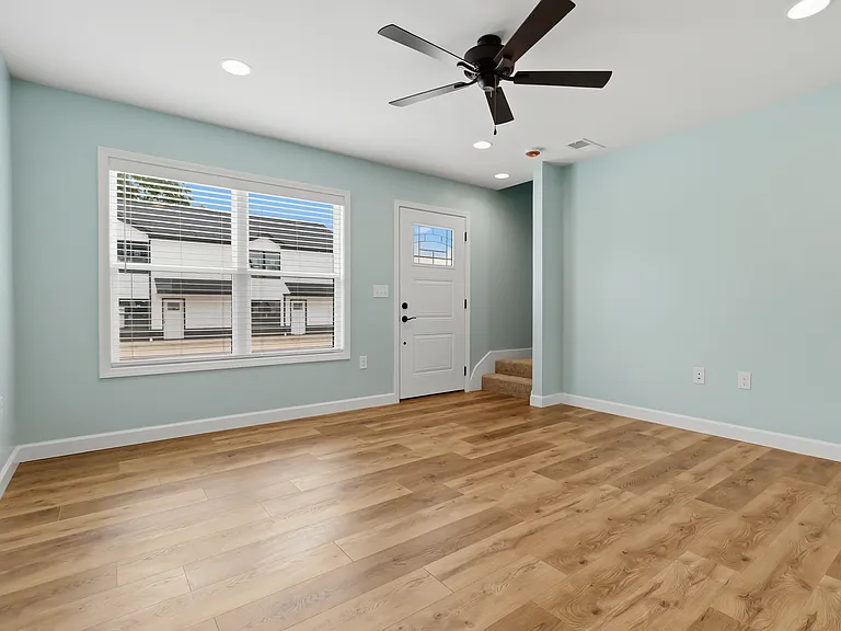 250 Meadow Dr #2 — Photo 7