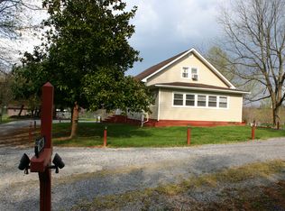 1985 Dave Buck Rd, Johnson City, TN 37601