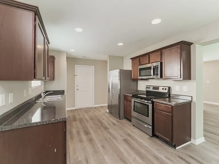 5512 Twin Brook Dr — Photo 8