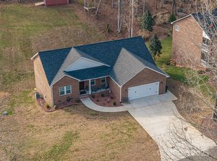 1533 Weatherwood Dr, Lincolnton, NC 28092