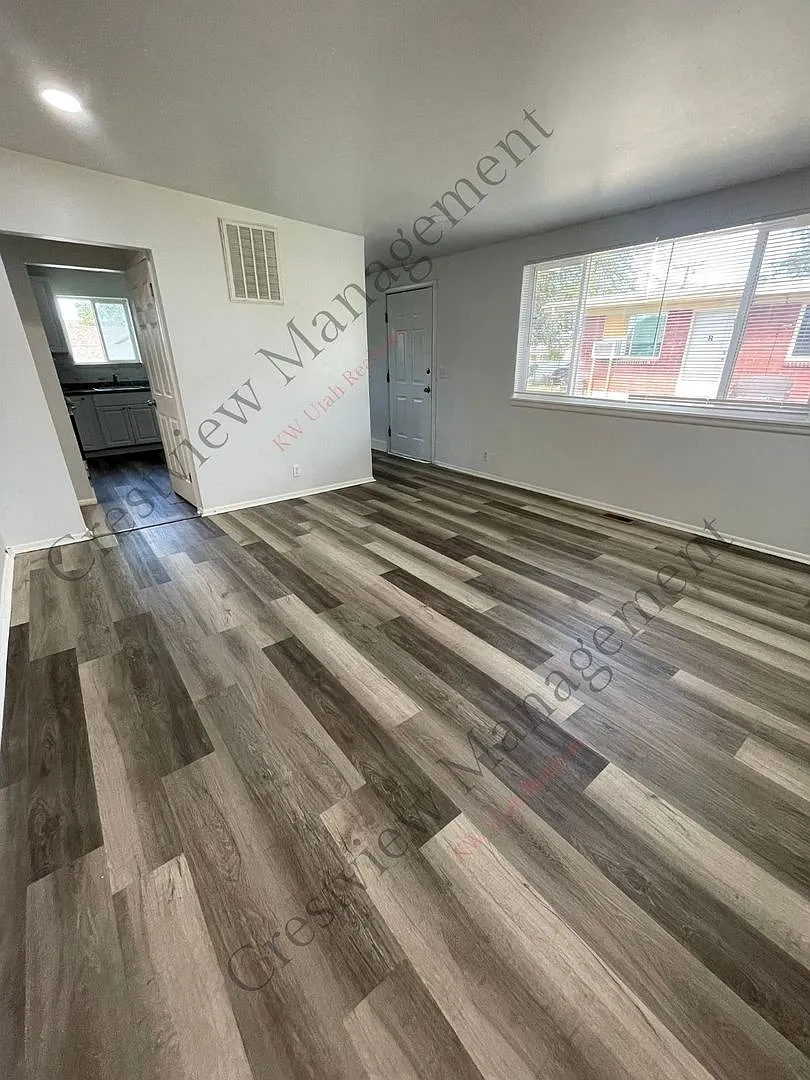 Roy Duplex — Photo 2