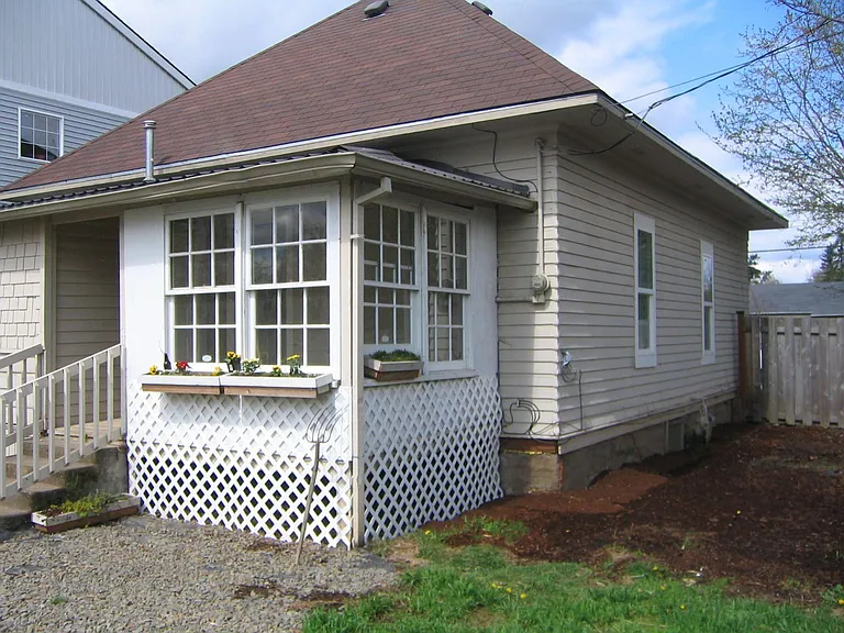 1560 SE Oak St — Photo 13