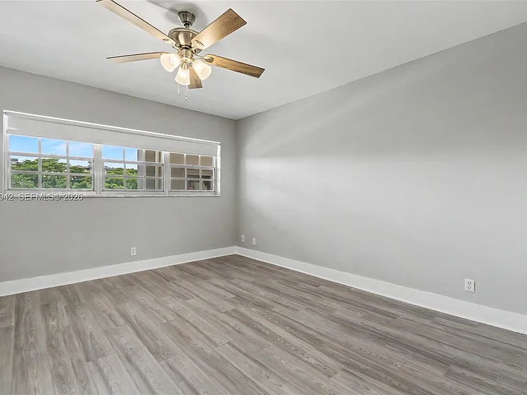 3250 N Palm Aire Dr #406 — Photo 14